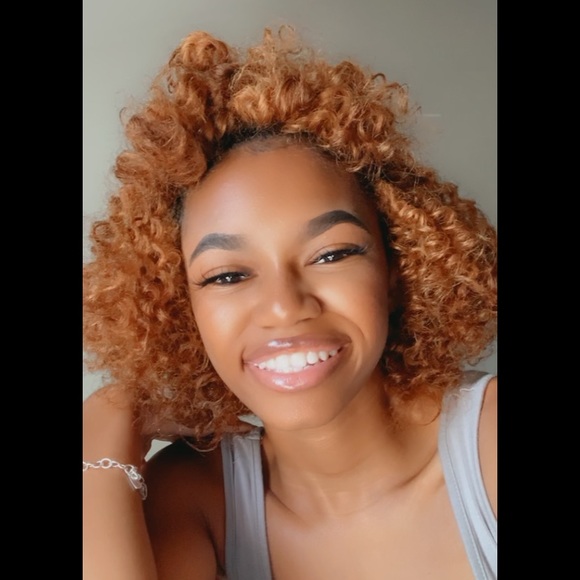 Meet your Posher, Ariel - Picture 2 of 7